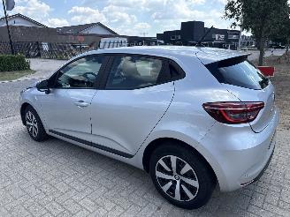 Renault Clio 1.0 90 EQUILIBRE BOUWJAAR 2023  67945 KM VASTE PRIJS 8400 EURO picture 2