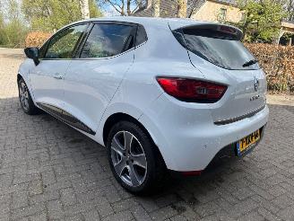 Damaged car Renault Clio 0.9 TCE NIGHT&DAY  AIRCO NAVI 2014/9