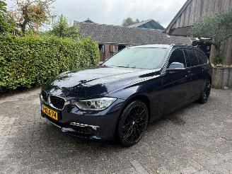 Schadeauto BMW 3-serie 320 I AUT HIGH EXECUTIVE SPORT 2013/5