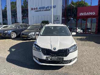 uszkodzony samochody osobowe Skoda Fabia 1.0 TSI AMBITION 2022/11