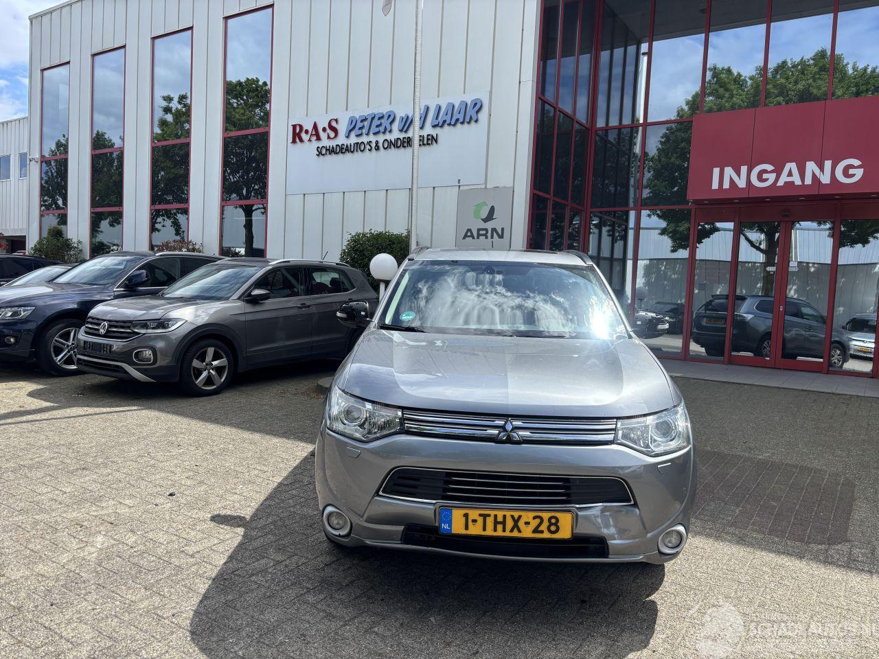 Mitsubishi Outlander 2.0 PHEV INSTYLE