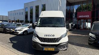 skadebil auto Iveco Daily 3.0 TD 35S21V 3520L H2 AUTOMAAT 2021/11