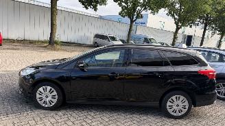 Ford Focus 1.0 TITANIUM picture 3