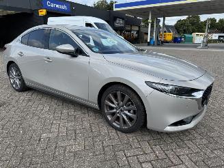 Coche accidentado Mazda 3 2.5 -104 Kw e Sky Active G Automaat 2025/4