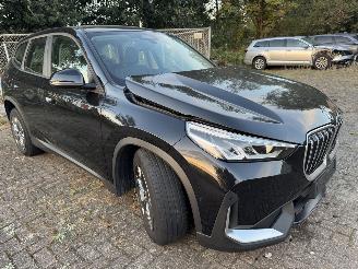 Vaurioauto  passenger cars BMW iX1 30 E. 200 kw 2024/4