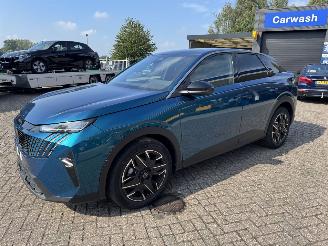 Damaged car Peugeot 3008 Hybride Allure nieuwste model 2025/4