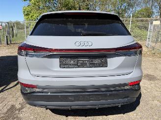 krockskadad bil auto Audi Q4 40 Etron S-Line 2023/8