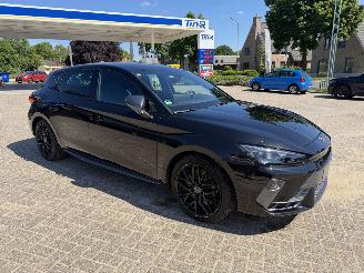 Vaurioauto  passenger cars Cupra Leon VZ 130 Kw E-hybride 2025/2