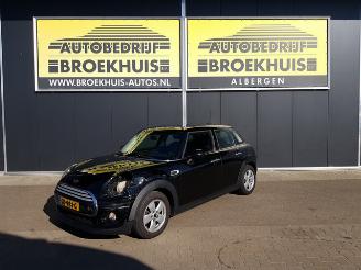 Schadeauto Mini Mini 1.5 Cooper Business 2015/6