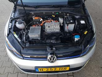Volkswagen e-Golf e-Golf picture 23