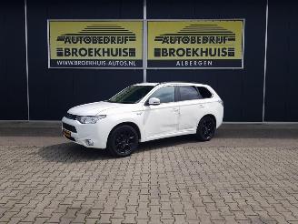 Auto incidentate Mitsubishi Outlander 2.0 PHEV instyle 2013/12