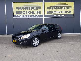 Schadeauto Volvo V-60 1.6 D2 Momentum 2014/1