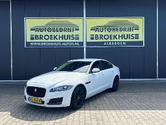 Vaurioauto  passenger cars Jaguar XF 2.0d Portfolio 2017/7