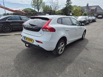 škoda osobní automobily Volvo V-40 2.0 T2 2016/6