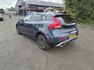 Volvo V-40 D2 picture 2