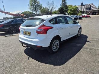 Unfallwagen Ford Focus 1.6 EcoBoost 2011/7