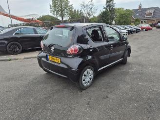 skadebil auto Toyota Aygo 1.0 12v AUTOMAAT 2013/9