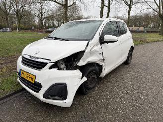 krockskadad bil auto Peugeot 108  2015/1