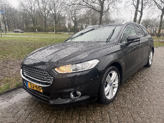 Damaged car Ford Mondeo  2016/1