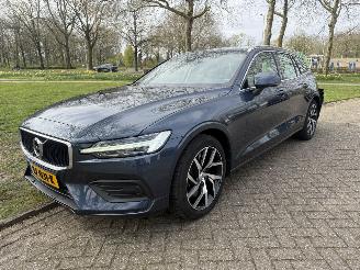 uszkodzony samochody osobowe Volvo V-60  2019/1