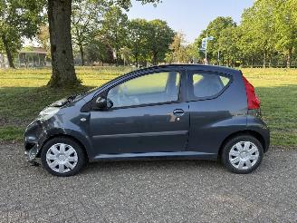 Peugeot 107  picture 2