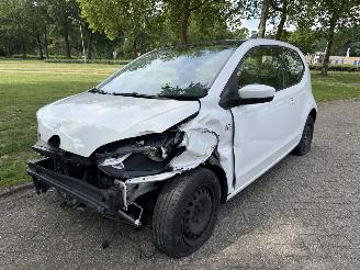 Schadeauto Volkswagen Up!  2013/1