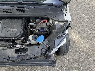 Volkswagen Up!  picture 13