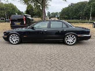 Jaguar XJ  picture 2