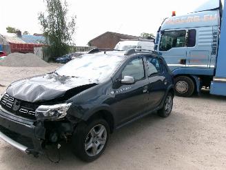 Schadeauto Dacia Sandero 0.9 Stepway - Rainbow 2019/2