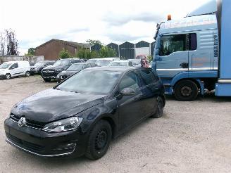 Schadeauto Volkswagen Golf 1.2 Allstar - 5 Drs 2017/2