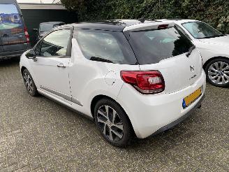 Unfallwagen Citroën DS3 1.2 VTI Chic Motorschade 2013/10