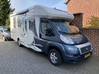 Schade camper Challenger  Challeger Mageo 118EB/119 Queensbed en hefbed 2014/1