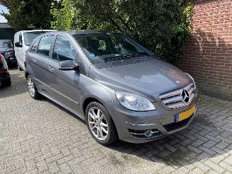uszkodzony samochody osobowe Mercedes B-klasse 180 Business Class automaatbak en motor uitgevallen VASTE PRIJS/FINAL PRICE 2010/6