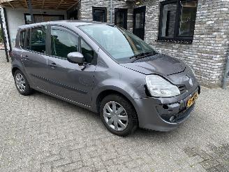 Renault Modus Automaat 1.6 82KW picture 6
