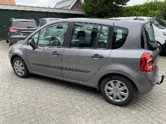 Renault Modus Automaat 1.6 82KW picture 14
