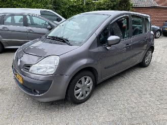 škoda osobní automobily Renault Modus Automaat 1.6 82KW 2010/1