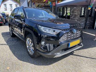 uszkodzony samochody osobowe Toyota Rav-4 2.5 Hybrid AWD Style 2019/6