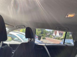 Toyota Rav-4 2.2D Style 4WD Vaste Prijs picture 25