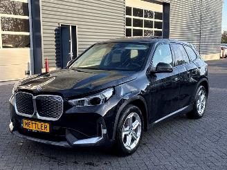Vaurioauto  passenger cars BMW iX1 225KW (306PK) haman kadon panoramadak 2024/9