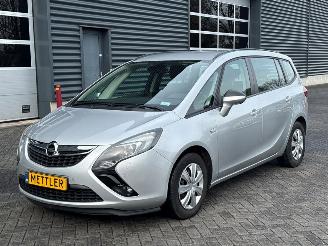 Auto incidentate Opel Zafira TOURER 1.4 Turbo 16V Ecotec MPV  Benzine 1.364cc 103kW (140pk) FWD 2012/2