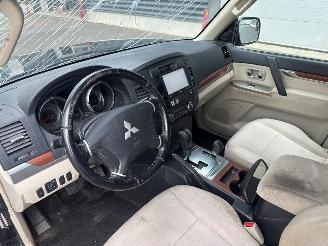 Mitsubishi Pajero 7 pers 3.0 V6 24V Jeep/SUV  Benzine 2.972cc 133kW (181pk) 4x4 picture 13