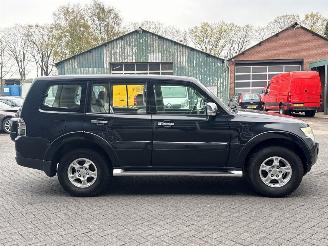 Mitsubishi Pajero 7 pers 3.0 V6 24V Jeep/SUV  Benzine 2.972cc 133kW (181pk) 4x4 picture 5