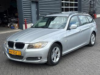 uszkodzony samochody osobowe BMW 3-serie 318d 16V Combi/o  Diesel 1.995cc 105kW (143pk) RWD 2009/4