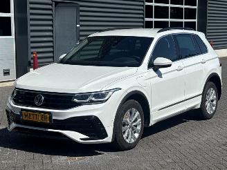 Avarii autoturisme Volkswagen Tiguan R-Line 1.4 TSI eHybrid 16V SUV  Elektrisch Benzine 1.395cc 180kW (265pk) FWD 1.4 TSI eHybrid 16V SUV  Elektrisch Benzine 1.395cc 195kW (265pk) FWD 2021/6