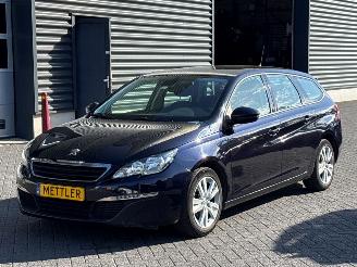 uszkodzony samochody osobowe Peugeot 308 1.6 BlueHDi 120 Combi/o 4Dr Diesel 1.560cc 88kW (120pk) FWD 2015/11