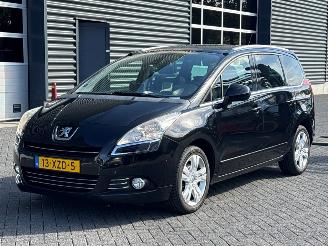 Vaurioauto  passenger cars Peugeot 5008 7 Persoons 1.6 THP 16V MPV  Benzine 1.598cc 115kW (156pk) FWD 2012/9