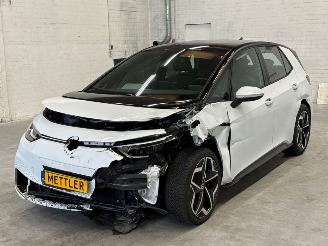 damaged passenger cars Volkswagen ID.3 Pro Pro S 77 kWh Hatchback 4Dr Elektrisch  150kW (204pk) RWD 2021-11  EBJC; EBJA 2022/10