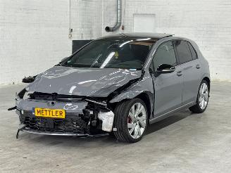 uszkodzony samochody osobowe Volkswagen Golf 8,5 2.0 GTI 16V Hatchback  Benzine 1.984cc 195kW (265pk) FWD 2024-06  DNPD 2025/10