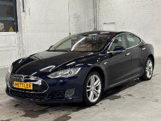 Avarii autoturisme Tesla Model S 85 Liftback  Elektrisch  270kW (367pk) RWD 2013/12