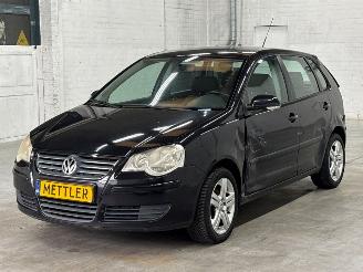 krockskadad bil auto Volkswagen Polo 1.4 16V Hatchback  Benzine 1.390cc 59kW (80pk) FWD 2007/7